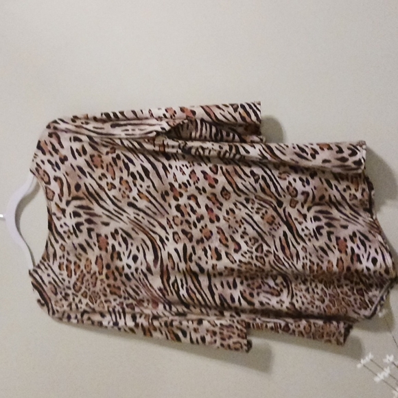 J&JL Top - Picture 3 of 3